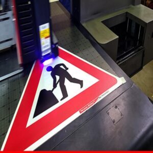 تابلوهای راهنمایی شبرنگ با چاپ UV روی ورق